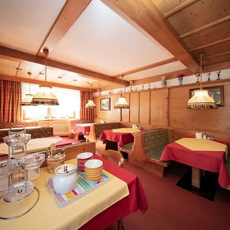 فندق مبيت وإفطار Gaestehaus Marco 3*